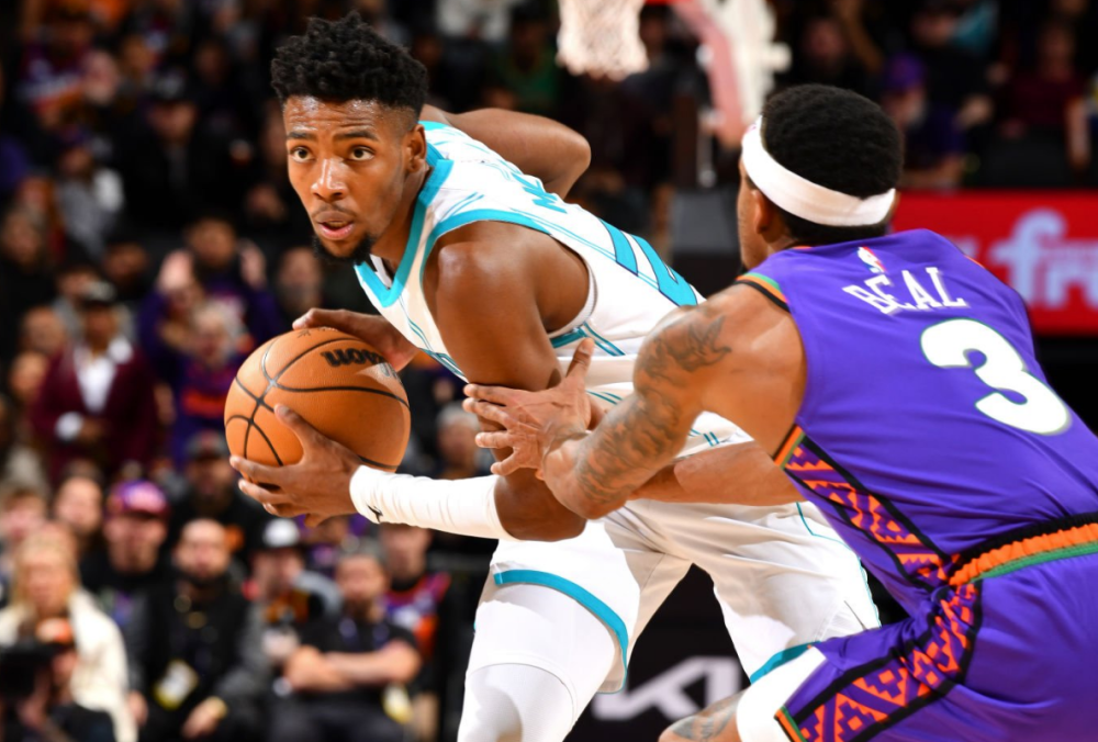 NBA总决赛倒计时;夏洛特黄蜂转会期更衣室发声;细节引发关注;目标明确;更衣室氛围转暖 NBA总决赛倒计时;夏洛特黄蜂转会期更衣室发声;细节引发关注;目标明确;更衣室氛围转暖